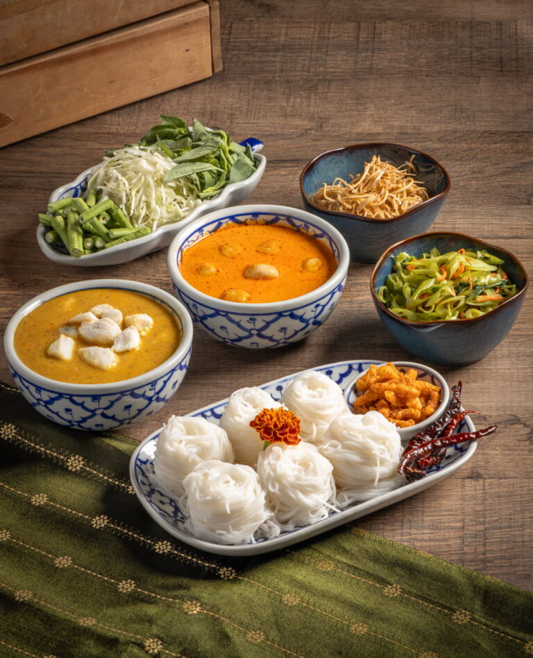 Khanom Jeen — 3 Curries