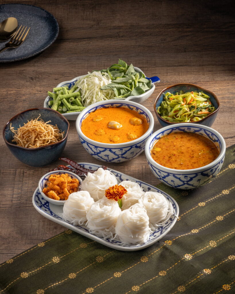 Khanom Jeen — 2 Curries